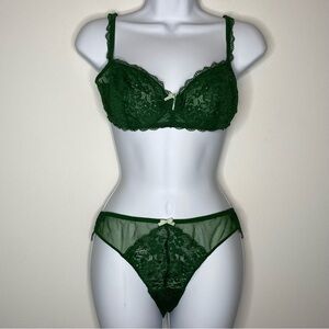 Gilligan & O'Malley Green Sheer Lace Underwire Bra and Hipster Set